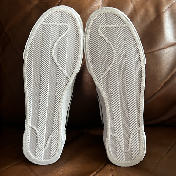 Men’s Nike x Sacai Blazer Low White/Black Patent Leather Size 12 Dead Stock - Picture 7 of 11